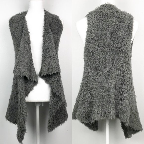 Kenzie Gray Shaggy Faux Fur Vest size small - Picture 2 of 5